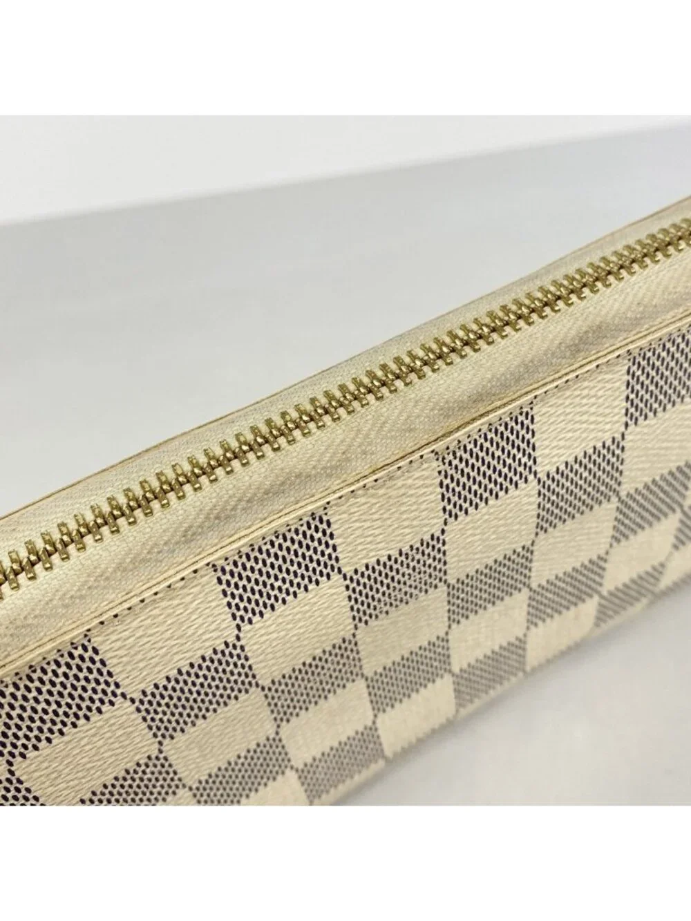 Louis Vuitton Wallet Damier Azur Zippy White